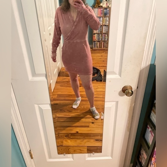 LAmade Long Sleeve Dress Size Small/ Will Fit Size Medium NWT - Picture 2 of 8